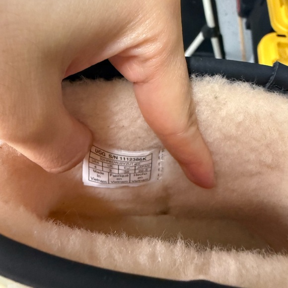 [Final Sale] clear mini ugg - Picture 5 of 6